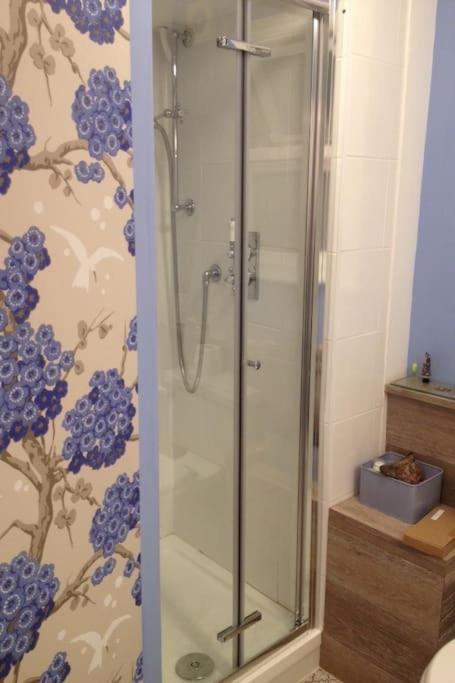 Charming English Style Studio Flat Londra Esterno foto