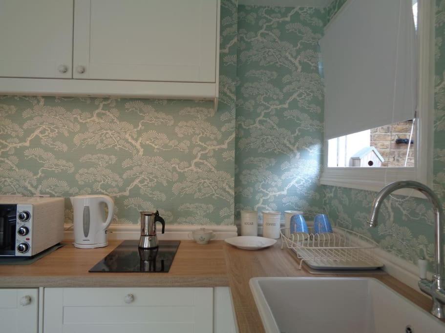 Charming English Style Studio Flat Londra Esterno foto