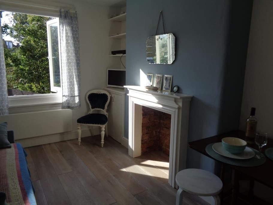Charming English Style Studio Flat Londra Esterno foto