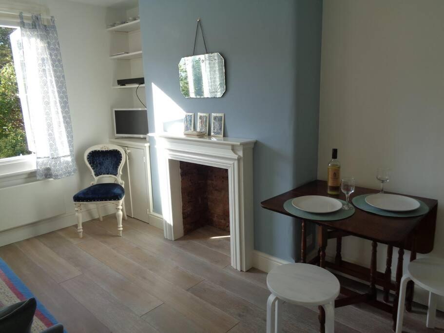 Charming English Style Studio Flat Londra Esterno foto